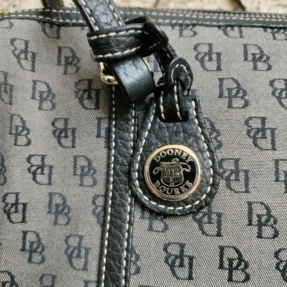 EUC Dooney and Bourke Gray material and black leather straps satchel bag